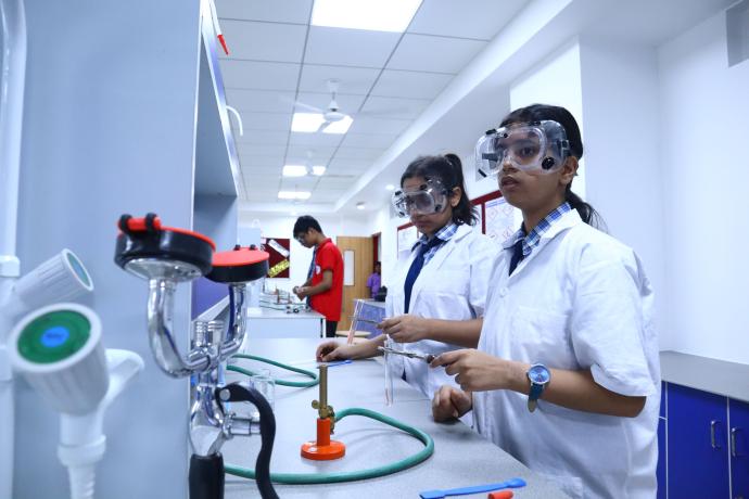 SCIENCE LABS4